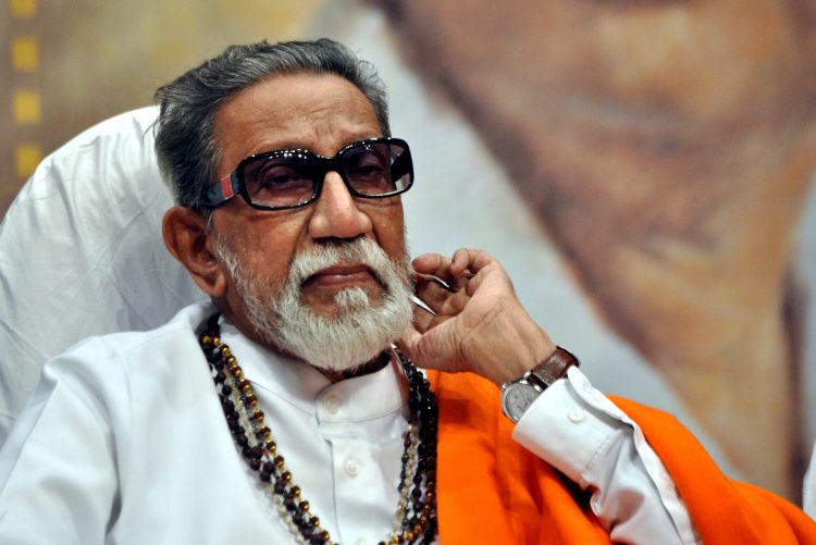 (FILES) In this photograph taken on April 24, 2012, Indian politician Shiv Sena chief Bal Thackeray gestures as he attends the 'Deenanath Mangeshkar Puraskar Awards 2012' ceremony in Mumbai.  Mumbai police stepped up security on November 15, 2012,  to prevent any unrest as Indian firebrand politician Bal Thackeray was reported in a "very critical" condition at his home  AFP PHOTO/ STR/FILES