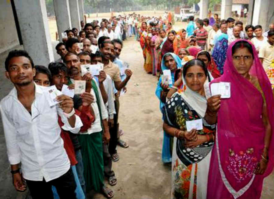 Gujarat_polling_booth