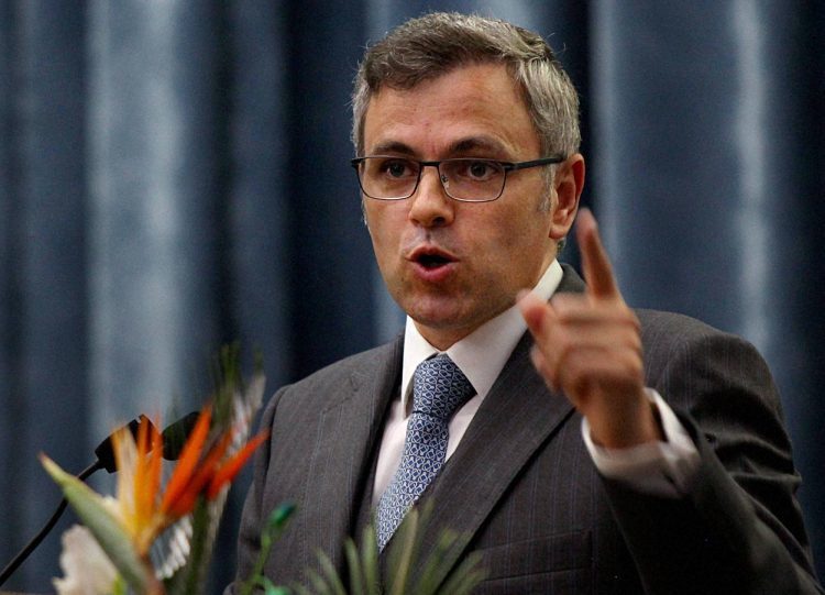 New Delhi: Jammu & Kashmir Chief Minister Omar Abdullah delivering the valedictory address at the 8th Annual Convention of the Central Information Commission in New Delhi on Tuesday. PTI Photo by Shahbaz Khan (PTI9_3_2013_000170B)