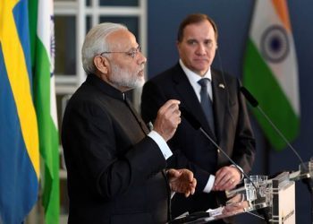 India's Prime Minister Narendra Modi and Prime Minister Stefan Lofven (R) during a news conference after the Innovation and Partnership Agreement been signed in the government building Rosenbad in Stockholm, Sweden April 17, 2018. TT News Agency/Pontus Lundahl via REUTERS ATTENTION EDITORS - THIS IMAGE WAS PROVIDED BY A THIRD PARTY. SWEDEN OUT