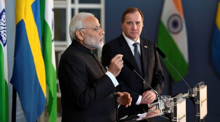 India's Prime Minister Narendra Modi and Prime Minister Stefan Lofven (R) during a news conference after the Innovation and Partnership Agreement been signed in the government building Rosenbad in Stockholm, Sweden April 17, 2018. TT News Agency/Pontus Lundahl via REUTERS ATTENTION EDITORS - THIS IMAGE WAS PROVIDED BY A THIRD PARTY. SWEDEN OUT