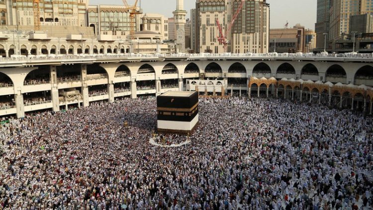 Muslim pilgrims circle the Kaaba at the Grand mosque in Mecca, Saudi Arabia September 8, 2016.  REUTERS/Ahmed Jadallah