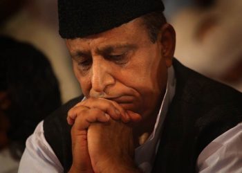 Azam Khan, Cabinet Minister in the governnent of Uttar Pradesh, gets emotional during a function in the capital on Sunday. Express photo by Oinam Anand. 31 August 2014