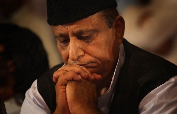 Azam Khan, Cabinet Minister in the governnent of Uttar Pradesh, gets emotional during a function in the capital on Sunday. Express photo by Oinam Anand. 31 August 2014