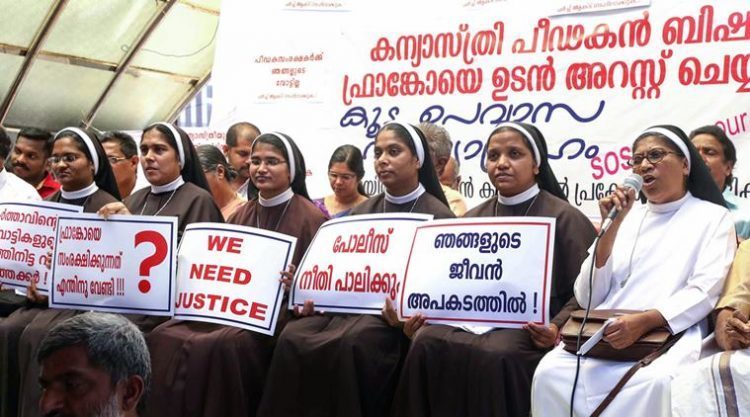 Kochi:  Nuns protest against the delay in action against Roman Catholic Church Bishop alleged accused of sexually exploiting a nun in Kochi, Saturday, Sept 08, 2018. (PTI Photo)(PTI9_8_2018_000180B) *** Local Caption ***