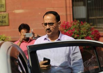 CBI Chief Alok Verma leavs the Home Ministry after a meeting in New Delhi on tuesday. The CBI chief works from the North Block every Tuesdays and Thursdays. Express Photo by Tashi Tobgyal 231018