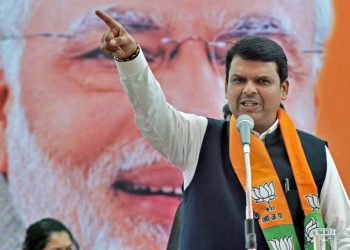 Sangli: Maharashtra Chief Minister Devendra Fadnavis addresses at a campaign rally for Zilla Panchayat election in Sangli on Thursday.PTI Photo (PTI2_16_2017_000202B)