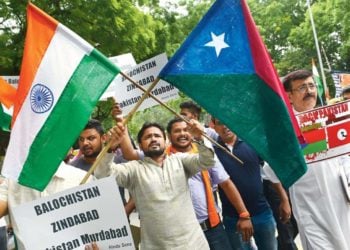 Hindu Sena activists staging a protest in support of Balochistan Freedom Struggle at Jantar Mantar in New Delhi on Thursday. 17 August 2016
Photo by Parveen Negi