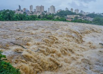 കനത്ത മഴയും മണ്ണിടിച്ചിലും : ബ്രസീലിൽ 14 മരണം,നിരവധി പേരെ കാണാതായി