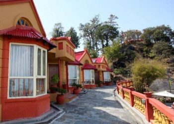 നേപ്പാളിൽ മലയാളികളെ മരിച്ച നിലയിൽ കണ്ടെത്തി : 4 കുട്ടികളടക്കം ഹോട്ടലിൽ കണ്ടത് എട്ടു മൃതദേഹങ്ങൾ