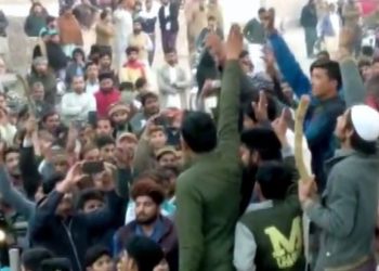 ഗുരുദ്വാരയിലെ പുരോഹിതന്റെ മകളെ തട്ടികൊണ്ടുപോയി മതം മാറ്റി, വിവാഹം ചെയ്തതിനെതിരെ കേസ് നല്‍കി, പാക്കിസ്ഥാനില്‍ ഗുരുദ്വാര ആക്രമണത്തിന് കാരണം ഇത്, ഫേസ്ബുക്കിലൂടെ പ്രതിയുടെ സഹോദരന്‍ മുസ്ലീങ്ങളെ സംഘടിപ്പിച്ചു, ഗുരുദ്വാരാ ആക്രമണത്തെ ചായക്കടയിലുണ്ടായ ചെറിയ വഴക്കെന്ന് നിസാരവത്ക്കരിച്ച് പാക്കിസ്ഥാന്‍