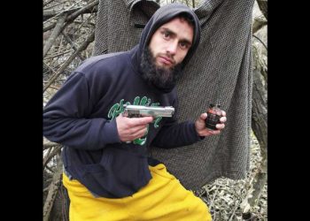 ഹിസ്ബുള്‍ മുജാഹിദ്ദീന്‍ ഭീകരനെ വധിച്ച് സൈന്യം: ആയുധങ്ങളും വെടിക്കോപ്പുകളും പിടികൂടി