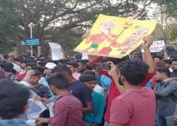 മൈസൂര് യൂണിവേഴ്സിറ്റിയിലും ആസാദ് കശ്മീര് പോസ്റ്റര്: പ്രതിഷേധത്തിന്റെ പേരില് രാഷ്ട്രവിരുദ്ധ നീക്കങ്ങള് നടക്കുന്നുവെന്ന് പരാതി