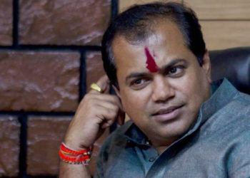 കോളേജുകളില്‍ ദേശീയഗാനം നിര്‍ബന്ധമാക്കി മഹാരാഷ്ട്ര സര്‍ക്കാര്‍ : വിദ്യാര്‍ത്ഥികളില്‍ ദേശാഭിമാനം വളര്‍ത്തുക ലക്ഷ്യം, തിയറ്ററുകളില്‍ ദേശീയഗാനം ആലപിക്കാന്‍ വിമുഖത കാണിച്ചവര്‍ക്ക് മറുപടി