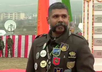 “രാജ്യത്തുടനീളം സഞ്ചരിച്ച് പുൽവാമ രക്തസാക്ഷി സ്മാരകത്തിലേക്ക് ഓരോ സൈനികന്റെയും ഭൗതികാവശിഷ്ടം കലർന്ന മണ്ണ് : ഉമേഷ് ഗോപിനാഥ് ജാദവിനെ ഉദ്ഘാടനത്തിന് വിശിഷ്ടാതിഥിയാക്കി സൈന്യം