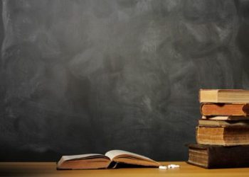 സ്വർണ്ണമാല കടം വാങ്ങി വഞ്ചിച്ചു, പരാതിപ്പെട്ടപ്പോൾ എസ്എഫ്ഐ നേതാക്കളുടെ ഭീഷണിയും തുറിച്ചുനോട്ടവും : കോട്ടയത്ത് കോളേജ് വിദ്യാർഥിനി പഠനം ഉപേക്ഷിച്ചു