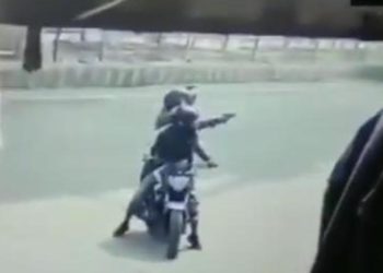 ബൈക്കിലെത്തിയ അക്രമികൾ ഡൽഹിയിൽ വീണ്ടും വെടിയുതിർത്തു : സംഭവം തിരഞ്ഞെടുപ്പിന് മണിക്കൂറുകൾ മുൻപ്