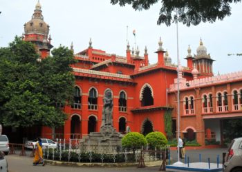 https://upload.wikimedia.org/wikipedia/commons/c/c9/A_building_in_Chennai.JPG