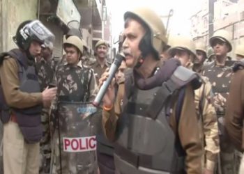 ‘പോലിസ് കൂടെയുണ്ട്, ഭയക്കേണ്ട സാഹചര്യം ഇല്ല’: ഡല്ഹി പോലിസിന്റെ നിര്ദേശം, ഡല്ഹി ശാന്തമാകുന്നു