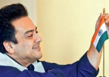 “രാഷ്ട്രീയത്തെക്കുറിച്ച് എന്നോട് ചോദിക്കരുത്” : ” മുഗളന്മാരും മംഗോളിയൻമാരും സമാധാനമായി ഉറങ്ങിക്കോട്ടെയെന്ന് അദ്നാൻ സമി