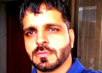 കലാപത്തിൽ കൊല്ലപ്പെട്ട ഇന്റലിജൻസ് ഉദ്യോഗസ്ഥനെ ‘കൊള്ളരുതാത്തവൻ’ എന്ന് വിശേഷിപ്പിച്ച് ആം ആദ്മി കൺവീനർ : പാർട്ടിയിൽ നിന്നും പുറത്താക്കി ആം ആദ്മി നേതൃത്വം