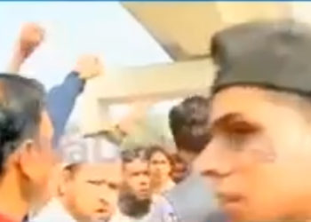 ‘അടികൊള്ളാതിരിക്കാന് മതേതരന്മാരായ കേരളത്തിലെ നിഷ്പക്ഷ മാധ്യമ പ്രവര്ത്തകര്ക്ക് മതം പറയേണ്ടി വന്നു എന്നത് ജനാധിപത്യ ഇന്ത്യയെ പിടിച്ചു കുലുക്കിയിരിക്കുകയാണ്’