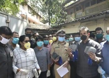 ‘വിപണിയിൽ മാസ്കുകൾ തീരെയില്ല’, തുനിഞ്ഞിറങ്ങി മഹാരാഷ്ട്ര പോലീസ് : കരിഞ്ചന്തയിൽ നിന്നും പിടിച്ചെടുത്തത് 15 കോടി മൂല്യമുള്ള 25 ലക്ഷം മാസ്കുകൾ