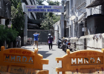 മുംബൈയിൽ 2 ഡോക്ടർമാർക്കും 4 നഴ്‌സുമാർക്കും കോവിഡ് സ്ഥിരീകരിച്ചു : ആശുപത്രികളിലെ രോഗബാധ തുടർക്കഥയാവുന്നു