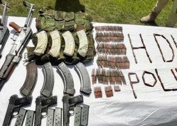 കശ്മീരിൽ ഭീകരർക്ക് കനത്ത ആഘാതം ; നാല് ഭീകരരെ സൈന്യം വകവരുത്തി ; രണ്ടു ദിവസത്തിനിടെ അറസ്റ്റിലായത് 9 ഭീകരർ ; വെടിനിർത്തൽ കരാർ ലംഘിച്ച പാക് സൈന്യത്തിനും തിരിച്ചടി