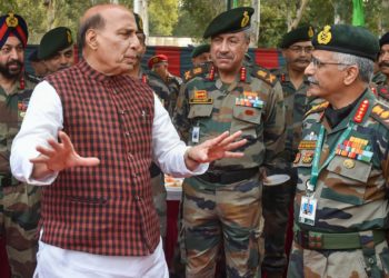 കോവിഡ്-19 വിരുദ്ധ പോരാട്ടം : പ്രതിരോധ ചിലവുകൾ നിർത്തിവയ്ക്കാൻ നിർദേശിച്ച് കേന്ദ്രസർക്കാർ