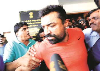 വിദ്വേഷ പ്രസംഗം, അപകീർത്തിപ്പെടുത്തൽ : ബോളിവുഡ് നടൻ അജാസ് ഖാനെ അറസ്റ്റ് ചെയ്ത് മുംബൈ പോലീസ്