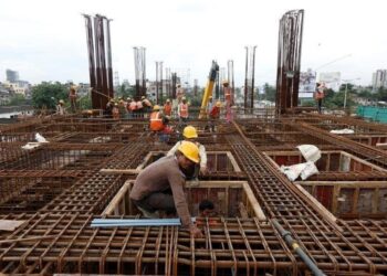 “നിർമ്മാണ തൊഴിലാളികൾക്ക് 3,500 കോടി രൂപ നൽകി, നേട്ടമുണ്ടായത് 2.2 കോടി തൊഴിലാളികൾക്ക്” : സാമ്പത്തിക പാക്കേജ് അവസാന ഘട്ടം അവതരിപ്പിച്ച് കേന്ദ്രമന്ത്രി നിർമല സീതാരാമൻ