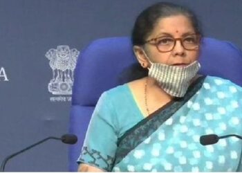 ‘ആത്മനിർഭർ ഭാരത്’ ദക്ഷിണേന്ത്യൻ ഭാഷകളിൽ വിശദീകരിച്ച് ധനകാര്യ മന്ത്രി : പ്രാദേശിക ബ്രാൻഡുകൾ ആഗോള നിലവാരത്തിൽ എത്തിക്കുമെന്ന് നിർമല സീതാരാമൻ