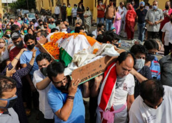 കശ്മീരില്‍ ഗ്രാമമുഖ്യനെ വെടിവച്ച് കൊന്ന സംഭവം: ഹിന്ദുക്കളായ ജനപ്രതിനിധികളും നാട്ടുകാരും പലായനം ചെയ്യുന്നു