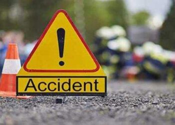 ആറ്റിങ്ങലിൽ കാറും ലോറിയും കൂട്ടിയിടിച്ച് മൂന്നു പേർ മരിച്ചു : അഞ്ചു പേർ ഗുരുതരാവസ്ഥയിൽ