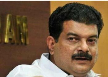 റിയൽ എസ്റ്റേറ്റ് ബിസിനസിനു വേണ്ടി ഭീഷണിപ്പെടുത്തി വീട് കൈയേറാൻ ശ്രമം : പി.വി അൻവർ എം.എൽ.എയ്ക്കെതിരെ പരാതി നൽകി വീട്ടമ്മ