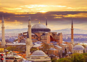 ഹഗിയ സോഫിയ മുസ്‌ലിം പള്ളിയാക്കിയ സംഭവം : വേദനിപ്പിക്കുന്ന തീരുമാനം എന്ന് ഫ്രാൻസിസ് മാർപാപ്പ