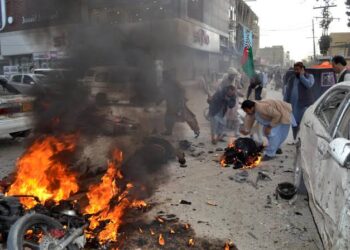 അഫ്ഗാനിസ്ഥാനിൽ താലിബാൻ ഭീകരാക്രമണം : കാർ ബോംബ് സ്ഫോടനത്തിൽ പത്തു പേർ കൊല്ലപ്പെട്ടു