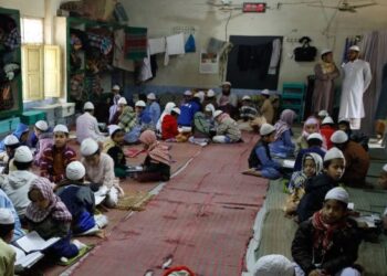 മദ്രസാ അധ്യാപകരുടെ ക്രിമിനല്‍ പശ്ചാത്തലം പരിശോധിക്കണം, വീഴ്ച വരുത്തിയാല്‍ പള്ളിക്കമ്മറ്റിക്കാര്‍ക്കെതിരെ നടപടി’; കര്‍ശന നിര്‍ദ്ദേശവുമായി കേരളാ പോലീസ്