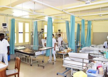 “രോഗികളെ ചികിത്സിക്കാൻ വിസമ്മതിച്ചാൽ സ്വകാര്യ ആശുപത്രികൾക്കെതിരെ കേസെടുക്കും : താക്കീതുമായി കർണ്ണാടക സർക്കാർ