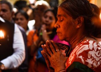 ശ്രീകോവിലിന് സമീപത്തേക്ക് പ്രവേശനമില്ല, വഴിപാട് നടത്താം: ദേവസ്വം ക്ഷേത്രങ്ങളില്‍ നാളെ മുതല്‍ ഭക്തരെ പ്രവേശിപ്പിക്കാന്‍ തീരുമാനം