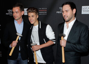 142 മില്യൺ ആളുകളുടെ സ്വകാര്യ വിവരങ്ങൾ ഡാർക്ക് വെബിൽ വിൽപ്പനയ്ക്ക് : 2 ലക്ഷം രൂപയ്ക്ക് വിൽക്കുന്നതിൽ  ട്വിറ്റർ സിഇഒ ,ജസ്റ്റിൻ ബീബർ എന്നിവരുടെ  വിവരങ്ങളും