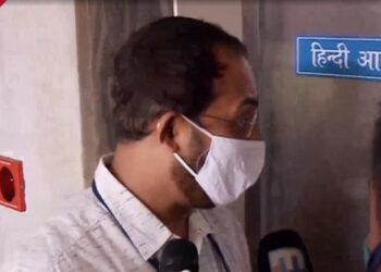 സ്വർണക്കടത്ത് കേസിൽ മുഖ്യമന്ത്രിയുടെ ഓഫിസിൽ നിന്ന് വിളിച്ചില്ലെന്ന പരസ്യ പരാമർശം: കസ്റ്റംസ് ഓഫിസറെ നാഗ്പൂരിലേക്ക് സ്ഥലം മാറ്റി