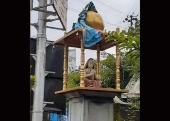 ശൃംഗേരിയിലെ ശങ്കരാചാര്യ പ്രതിമയ്ക്കു മുകളിൽ ഇസ്ലാമിക ചിഹ്നമുള്ള കൊടി വലിച്ചെറിഞ്ഞു : അന്വേഷണമാരംഭിച്ച് പോലീസ്