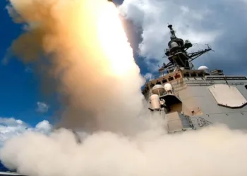 സംഘർഷം കനക്കുന്നു; ചൈനയുടെ സൈനിക പരിശീലനത്തിന് നേരെ അമേരിക്കൻ ചാരവിമാനം; മിസൈൽ മറുപടിയുമായി ചൈന