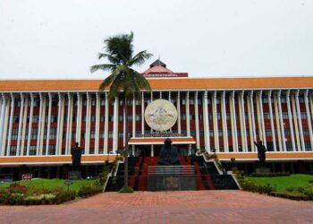 ഇത് നിയമസഭാസമ്മേളനം : പ്രതിപക്ഷം അവിശ്വാസ പ്രമേയം കൊണ്ടു വരും