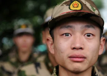 ഇന്ത്യൻ സൈന്യത്തിന് തണുപ്പ് നേരിടാൻ കഴിയില്ലെന്ന് പരിഹസിച്ചവർക്ക് കിട്ടിയത് എട്ടിന്റെ പണി ; ഫിംഗർ 4 ൽ വിന്യസിച്ച ചൈനീസ് സൈനികരിൽ പകുതിയും തണുപ്പ് സഹിക്കാൻ കഴിയാതെ ലീവെടുത്തു