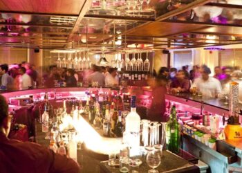 ഡൽഹിയിൽ സെപ്റ്റംബർ 9 മുതൽ ബാറുകൾ തുറക്കാം : മാർഗ്ഗ നിർദേശങ്ങളോടെ പ്രവർത്തനാനുമതി നൽകി സംസ്ഥാന സർക്കാർ