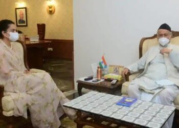 “ഒരു മകളെന്ന പോലെയാണ് അദ്ദേഹം എനിക്ക് പറയാനുള്ളത് കേട്ടിരുന്നത്” : മഹാരാഷ്ട്ര ഗവർണർ ഭഗത് സിംഗ് കോശ്യാരിയുമായി കൂടിക്കാഴ്ച്ച നടത്തി കങ്കണ