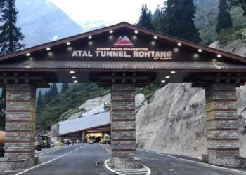 അടൽ തുരങ്കം സമർപ്പിച്ച് പ്രധാനമന്ത്രി ; സൈന്യത്തിന് നേട്ടമാകും